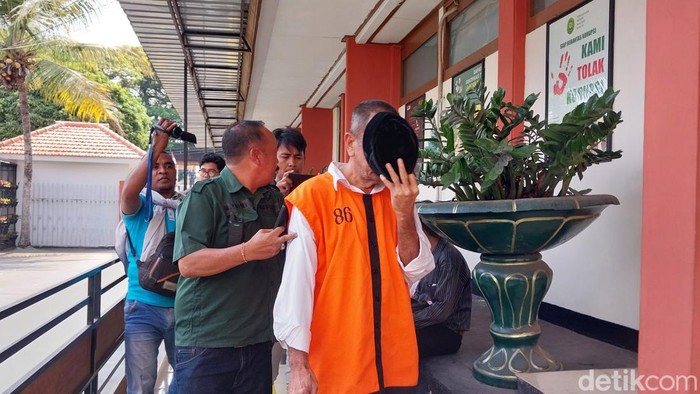 James Lodewyk Tomatala, suami pemutilasi istri divonis mati hakim PN Malang