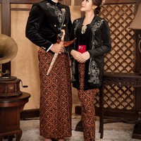 Pose saling bertatapan, pasangan yang satu ini memang selalu terlihat romantis dan mesra. Foto: Instagram/@fdphotography90