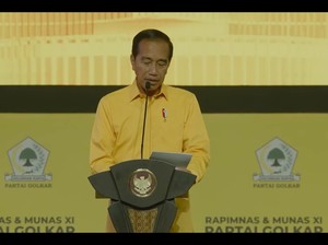 Jokowi Bicara Sejarah Ketum Golkar: Jangan Lupa Saya Pakai Kuning