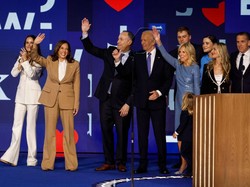 Setelan Kamala Harris di Luar Prediksi, Ulang Gaya Obama yang Banjir Kritik