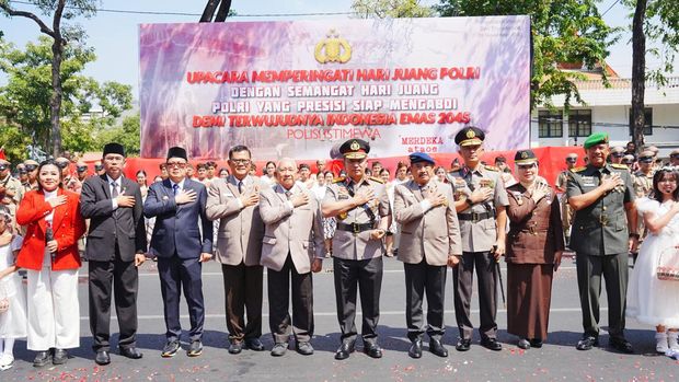 Kapolri Pimpin Peringatan Hari Juang Polri di Surabaya