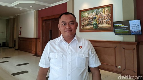 Kasat Reskrim Polres Lombok Utara Iptu Ghufron Subeki ditemui pada Rabu (21/8/2024). (Ahmad Viqi/detikBali)