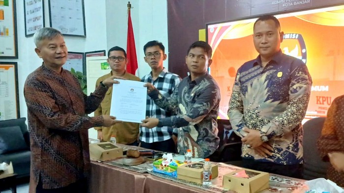 KPU Kota Banjar menetapkan bakal Paslon perseorangan Dimyati-Alam memenuhi syarat maju di Pilwalkot Banjar 2024