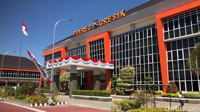 Mapolres  Gresik