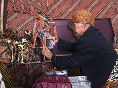 Melestarikan Wayang Mbah Gandrung