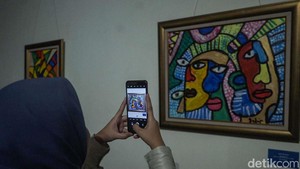 Pameran ini digelar oleh Jakarta Illustration Visual Art (JIVA).
