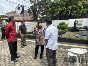 Ke Sentra Alyatama Jambi, Risma Dicurhati Anak-anak soal Masa Depan