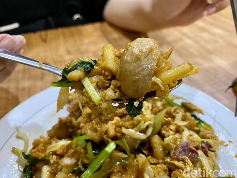 Mie Ayam Gaya Baru : Gurihnya Mie Ayam Jamur Legendaris 60 Tahun
