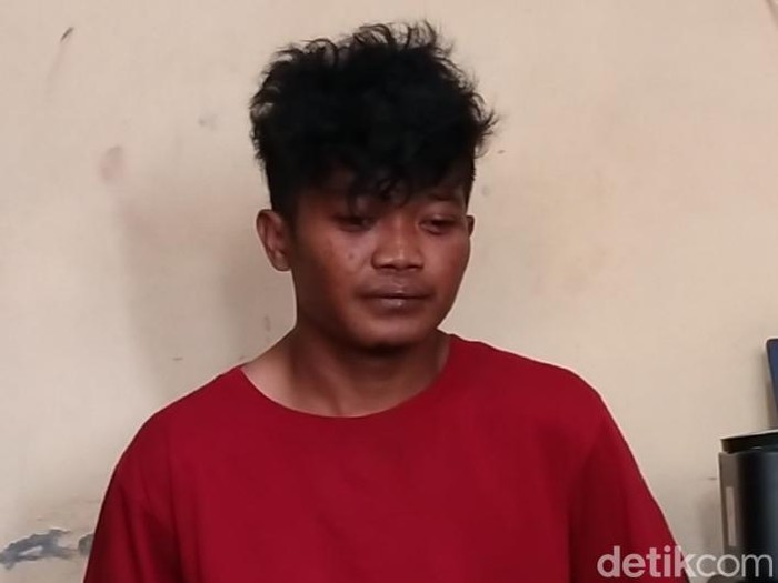 NF, ayah yang menganiaya bayinya berusia 2 bulan hingga tewas saat ditangkap Satreskrim Polres Pekalongan, Rabu (21/8/2024).