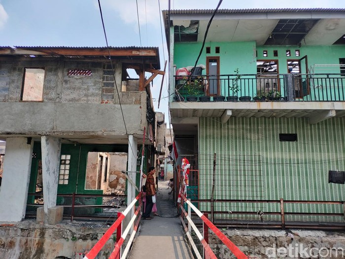 Penampakan salah satu rumah yang terbakar di Manggarai.