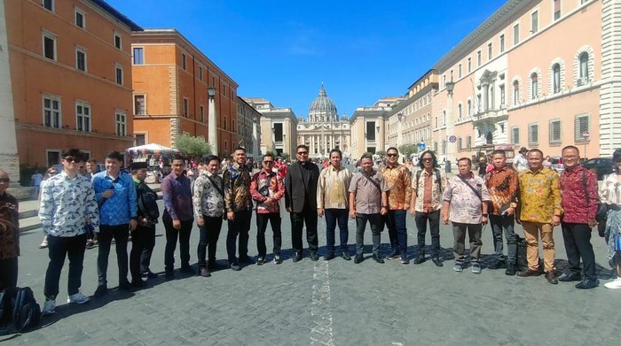 Pimpinan Pemuda Lintas Agama sambangi Vatikan