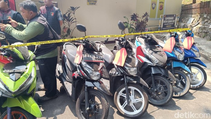 Jejeran 16 Motor Bukti Pengungkapan Sindikat Pencurian Kendaraan di Bogor