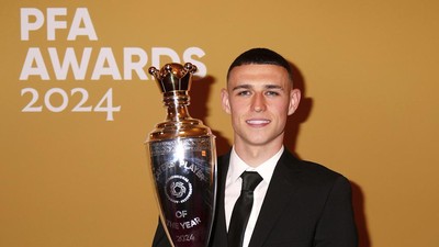 Potret Phil Foden Sabet Gelar Pemain Terbaik PFA 2023/2024