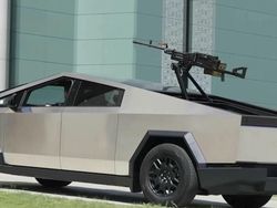 Tesla Cybertruck Versi Tempur yang Diduga Disabot Elon Musk