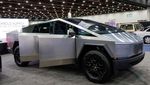 Potret Tesla Cybertruck Disulap Jadi Mobil Perang