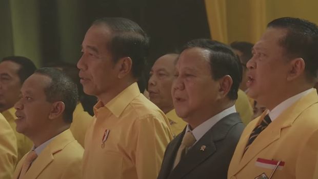 Presiden Joko Widodo dan Menhan Prabowo Subianto saat menghadiri penutupan Munas XI Partai Golkar 2024 di Jakarta, Rabu (21/8/2024). (YouTube/Golkar Indonesia)