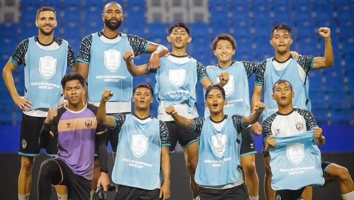 PSM Makassar menggelar ofisial traning jelang melawan BG Pathum United dalam laga ASEAN Club Championship 2024/2025.