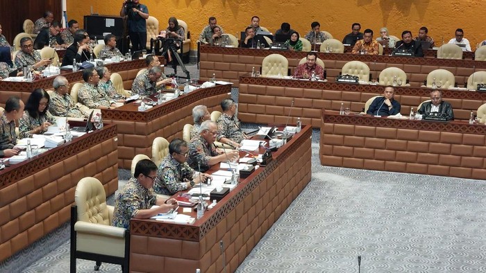 Rapat Kementerian PUPR dengan Komisi V DPR RI