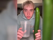 Tren Baru di TikTok, Makan Timun Seharian!