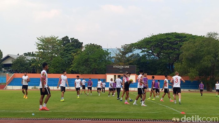 Sesi latihan Persis Solo di Stadion UNS Solo, Rabu (21/8/2024).