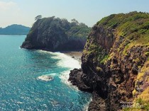 Bukan Nusa Penida, Ini Pulau Sangiang yang Tak Kalah Indahnya