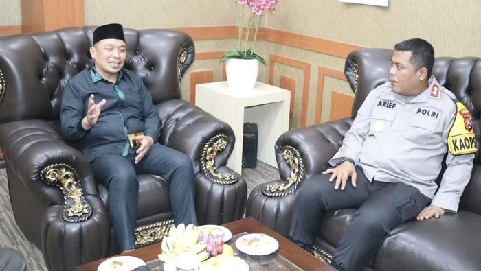 Abdul Qodir saat mendapat kunjungan Kapolres Gresik AKBP Arief Kurniawan