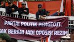 Aksi Buruh Tolak Revisi UU Pilkada di DPR