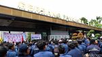 Gerbang Pancasila DPR Juga Digeruduk Massa Tolak Revisi UU Pilkada