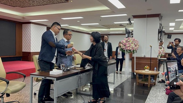 Aktivis 98 beri dukungan ke MK (Anggi/detikcom)