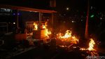 Api Berkobar di Halte Dekat Gedung DPR