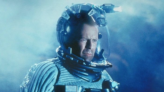 Cuplikan adegan Bruce Willis di Armageddon.