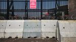 Jelang Demo, Barier Beton Bentengi Gedung DPR