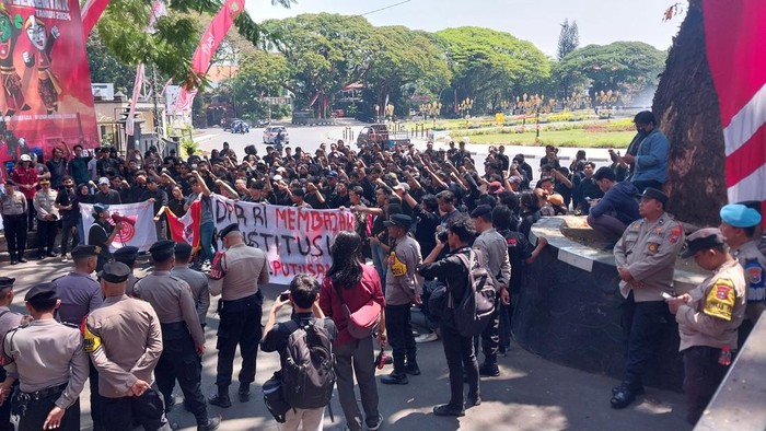 Demo mahasiswa di Malang Kawal putusan MK