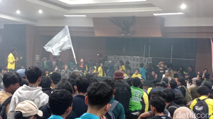 Demo tolak RUU Pilakada di Tasikmalaya.