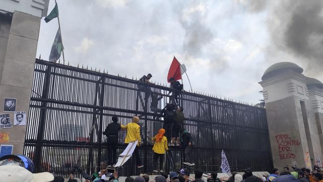 Demonstrasi di depan Gedung DPR (Azhar-detikcom)