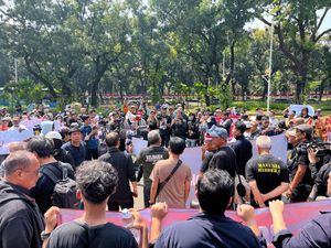 Teriakan Selamatkan Demokrasi saat Aksi Tolak Revisi UU Pilkada di MK