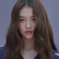 Pemilik akun Instagram @ellagross dengan 4 juta followers itu terakhir kali membagikan foto pada 31 Desember 2023. Terungkap selama ini, Ella Gross mempersiapkan debutnya bersama personel grup KPop MEOVV. Foto: dok. THEBLACKLABEL