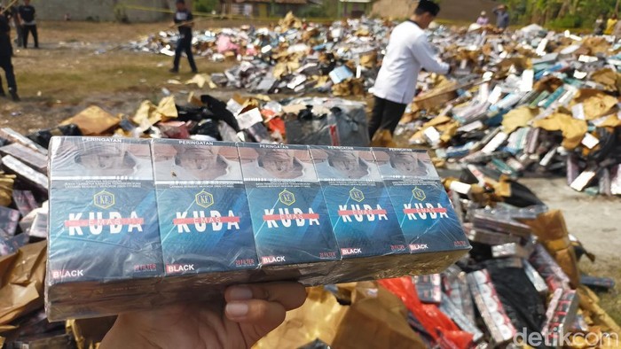 Ilustrasi rokok ilegal.