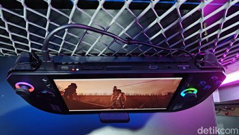 ROG Ally X menghadirkan VRAM sebesar 8GB, sementara sisa 16GB lainnya digunakan untuk menjalankan game dan aplikasi secara lancar. Foto: (Panji Saputro/detikINET).