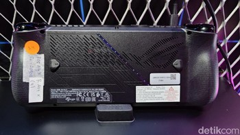 Terakhir salah satu perubahan yang mendapat apresiasi dari orang-orang ialah suara yang dihasilkan ROG Ally X. Soalnya handheld gaming ini dilengkapi dengan Smart AMP. Foto: (Panji Saputro/detikINET).