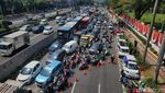Jalan Gatsu Depan DPR Ditutup, Kendaraan Diarahkan ke Busway