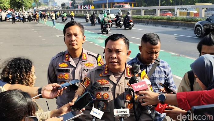 Ribuan Pasukan Polisi Disebar untuk Amankan Aksi Demonstrasi di DPR dan KPU