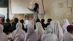 Kasihan, 40 Siswa SD di Sukabumi Belajar di Musala