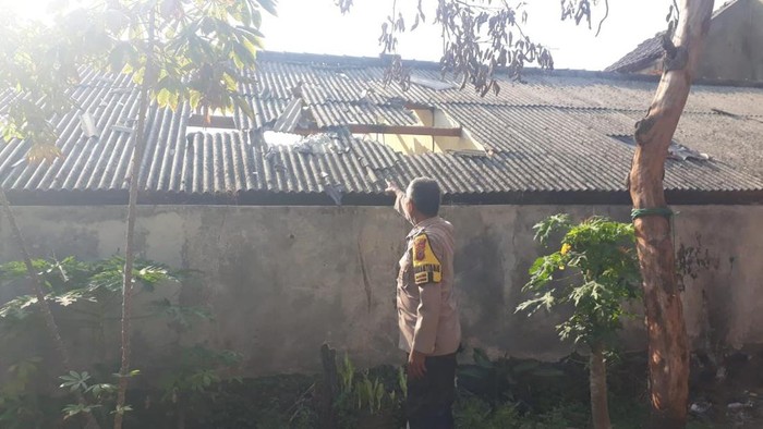 Ledakan Gas di Bogor Sebabkan Atap Rumah Jebol, Empat Penghuni Dilarikan ke Rumah Sakit