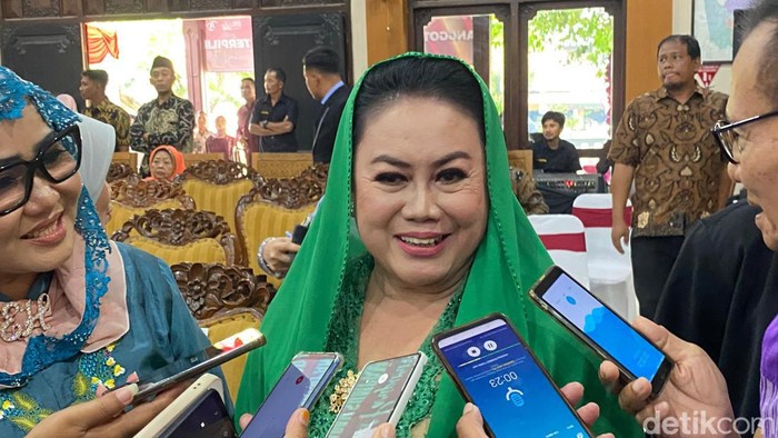 Mantan Bupati Klaten Sri Hartini di gedung DPRD Klaten, Kamis (22/8/20240.