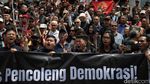 Mantan Menag Lukman Hakim Ikut Orasi Tolak Revisi UU Pilkada di MK