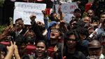 Mantan Menag Lukman Hakim Ikut Orasi Tolak Revisi UU Pilkada di MK