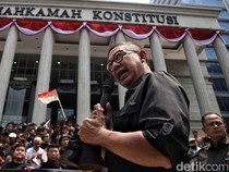 Mantan Menag Lukman Hakim Ikut Orasi Tolak Revisi UU Pilkada di MK