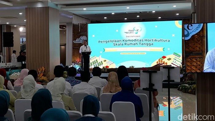 Menteri Pertanian Andi Amran Sulaiman hadir dalam acara pembukaan Bimbingan Teknis Komoditas Hortikultura Skala Rumah Tangga di ASS Building, Makassar, Kamis (22/8/2024).
