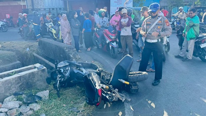 Mobil Terios tabrak 5 pemotor di Makassar, Sulsel.